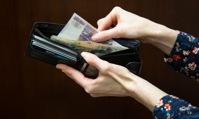 В Донском суд обязал работодателя вернуть неоформленной сотруднице зарплату