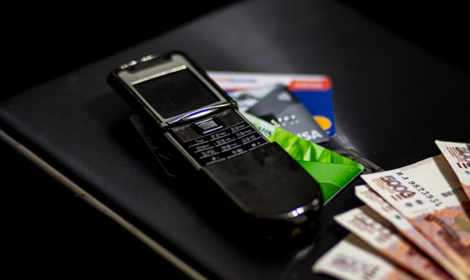 За минувшие сутки жители Тульской области отдали мошенникам больше миллиона рублей