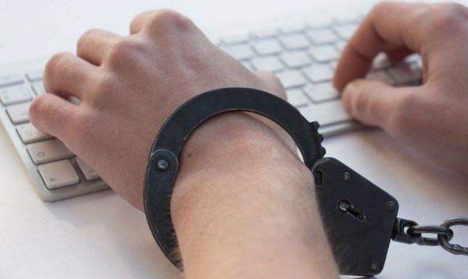 Двух жителей Суворова осудили за распространение экстремистского видео