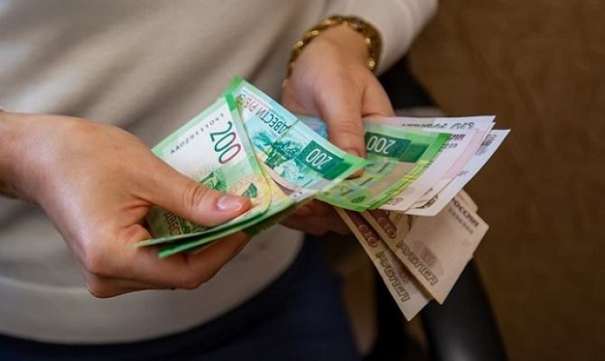 Жительница Ясногорска перевела 80 тысяч рублей за билеты в театр