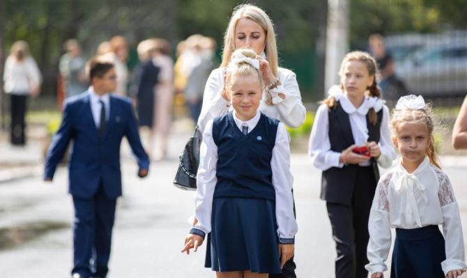 Как правильно подобрать рюкзак ребенку: советы от травматолога-ортопеда