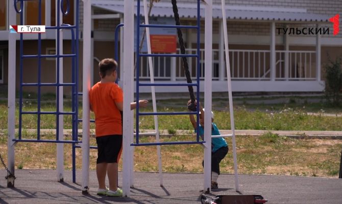 Для маленького туляка игра на детской площадке закончилась переломом: Прокуратура начала проверку