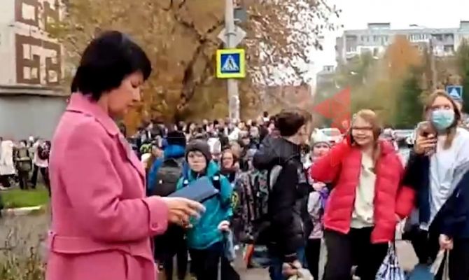 В Туле эвакуировали учеников и сотрудников ЦО №2 из-за бесхозного мешка