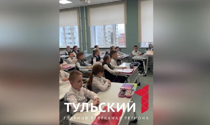 В тульских школах вместо звонков начали включать песни про мам
