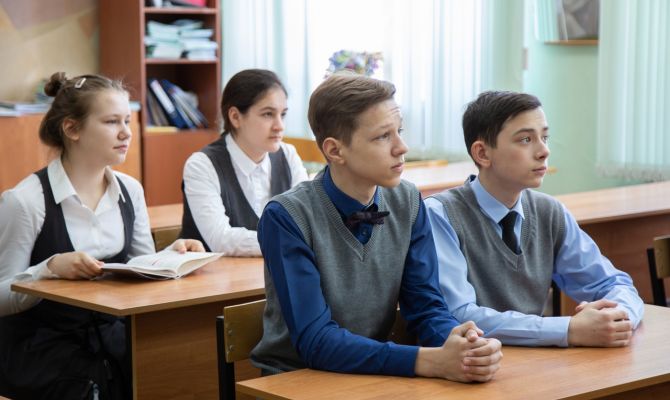 В Тульской области учебный год 2022/23 начнется с новых ФГОСов и подорожания школьных обедов