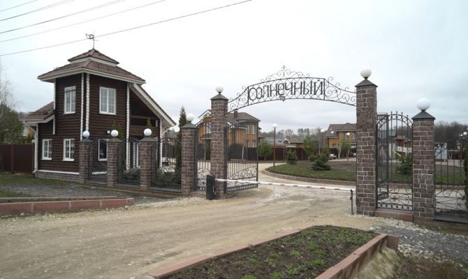 Крепостное право вернулось: скандал в элитном поселке под Тулой