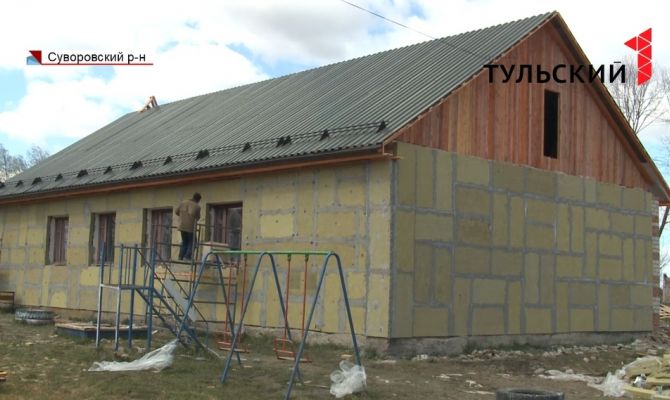 В Суворовском районе ремонтируют местный ДК