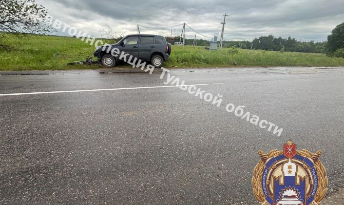 Под Алексином мотоциклист без прав врезался в «Шевроле Нива»
