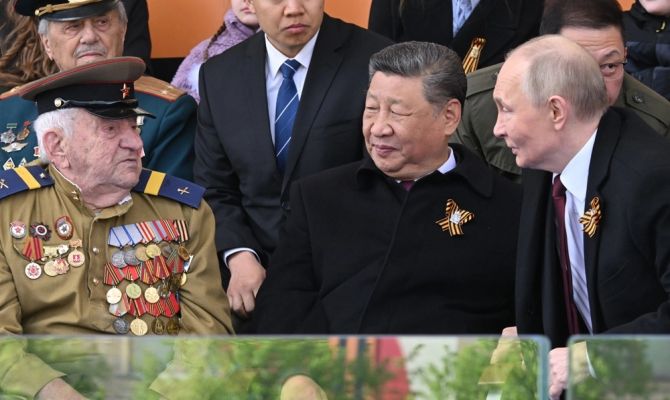 Путин поздравил почетного гражданина Киреевского района Евгения Знаменского со 101-летием