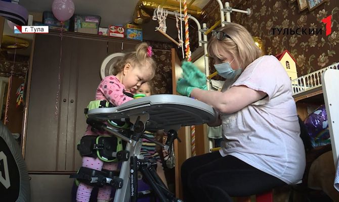 Как туляки могут бесплатно воспользоваться услугами социальной няни 