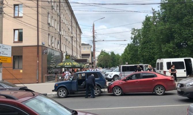 На ул. 9 Мая в Туле «Киа» въехала в «Ниву»