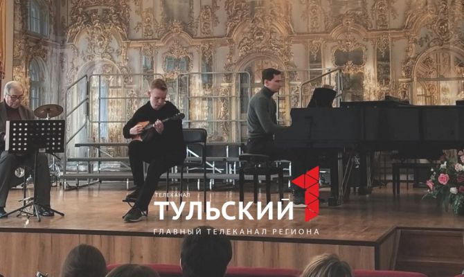 Профессор академии имени Гнесиных объяснил особенности звучания домры