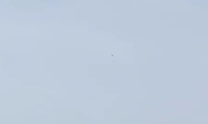 Пролетающий над Тулой беспилотник попал на видео