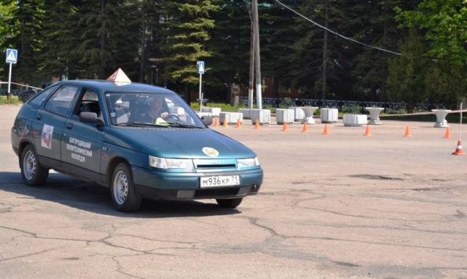 Туляки соревновались в автомобильном многоборье
