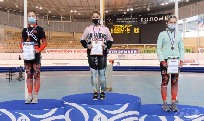 Юная тулячка заняла первое место на соревнованиях по конькобежному спорту