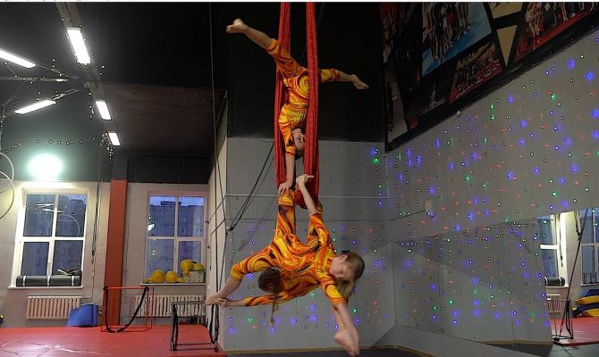 На высоте 6 метров без страховки: юные циркачи из Тулы выступят на Дельфийских играх