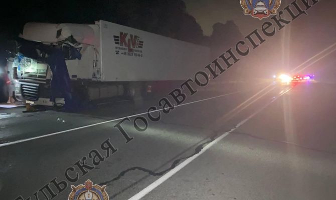 В Тульской области водитель уснул за рулем и столкнулся с грузовиком и легковушкой