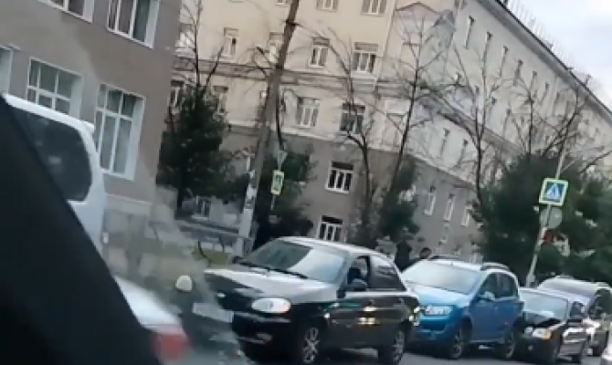 На улице Болдина в Туле произошло тройное ДТП