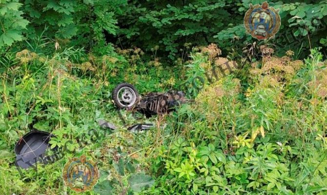 В Одоевском районе водитель иномарки выехал на встречку и сбил скутер