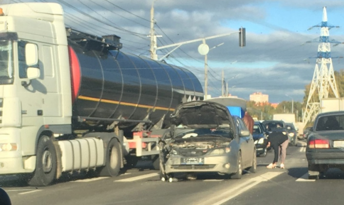 Из-за ДТП на улице Рязанской в Туле собралась пробка