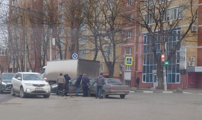 ДТП в Туле начало собирать пробку