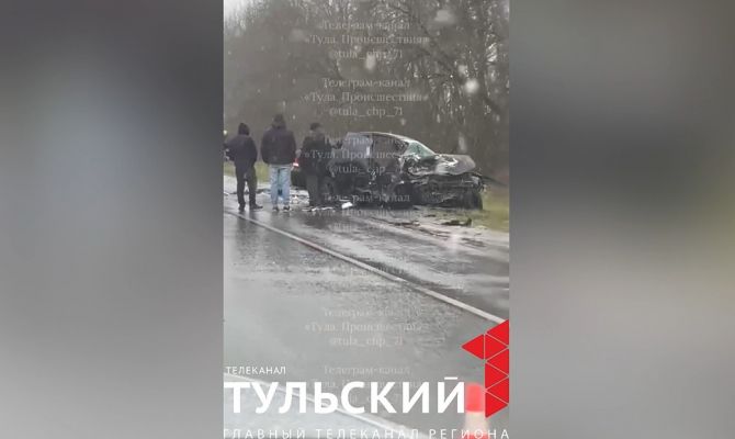 Две легковушки столкнулись в Плавском районе