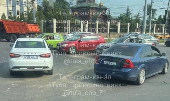Туляк на улице Советской устроил массовое ДТП: есть пострадавшие