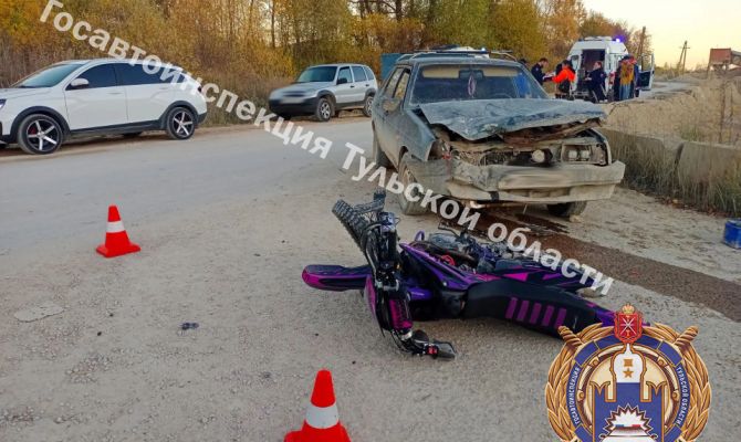 36-летний мужчина на "ВАЗ" совершил столкновение с мотоциклом под Дубной