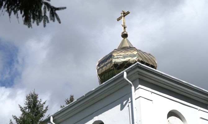 В Свято-Никольском храме под Дубной сохранился иконостас 1716 года