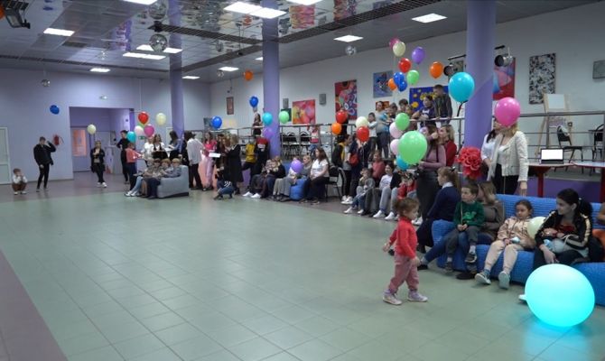 Тульские школьники устроили праздник для детей из Донецкой и Луганской народных республик