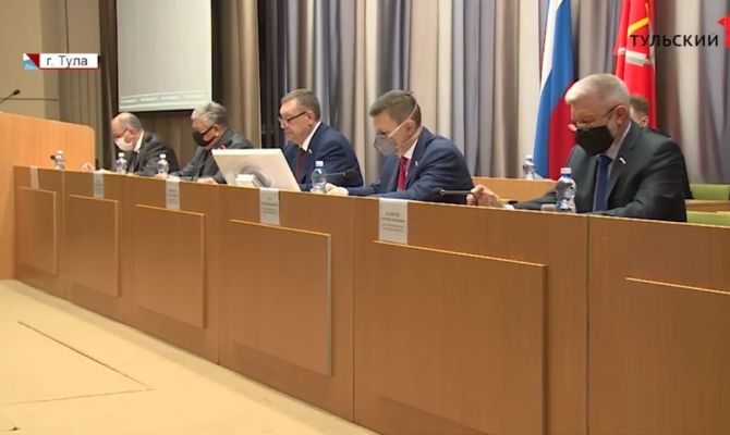 Налоговые льготы и пособия опекунам: депутаты Тульской Облдумы приняли 10 законов