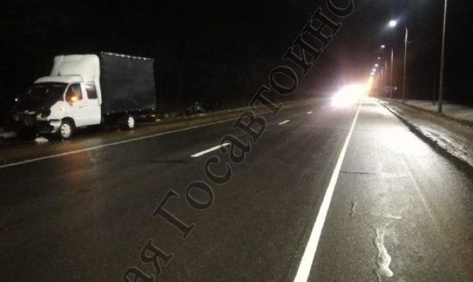 В Щекинском районе двух человек госпитализировали после тройного ДТП