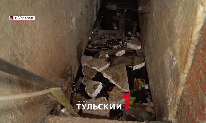 "Ждем, когда все рухнет": жители Узловой боятся разрушения фундамента из-за затопленного подвала