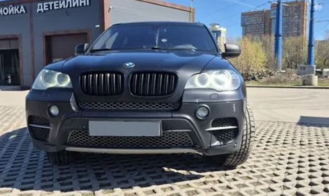 В Тульской области приставы продают черный BMW X5 за 1,5 млн рублей