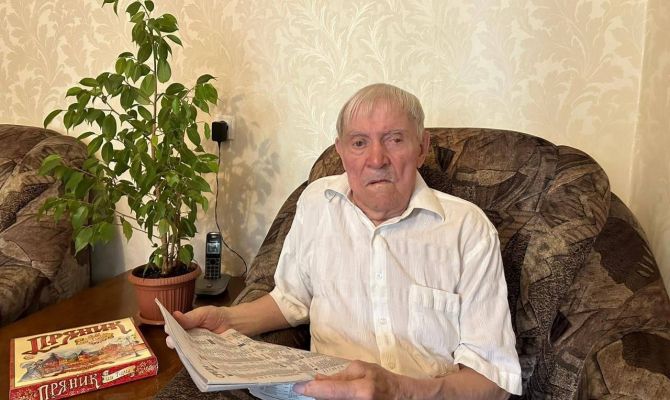 Врио Губернатора Дмитрий Миляев поздравил 97-летнего ветерана с днем рождения