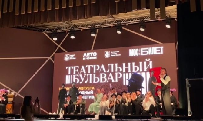 Тульские артисты покорили "Театральный бульвар" музыкальным и чувственным взглядом на Чехова