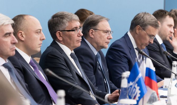 Губернатор Дмитрий Миляев обсудил проведение форума «Инженеры будущего - 2025»