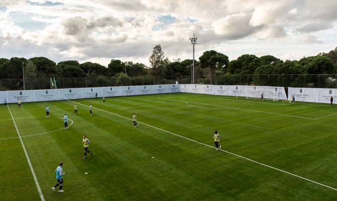 В турецком Белеке стартует контрольный матч "Арсенал" - "Бачка Топола"