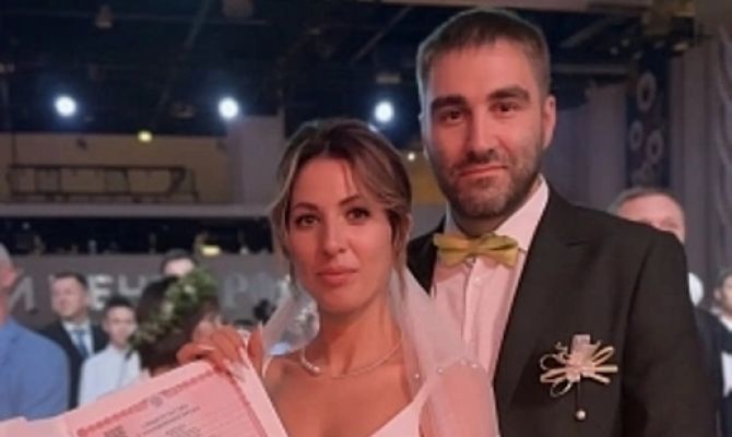 Мотопара из Новомосковска поженилась на главной свадебной площадке России