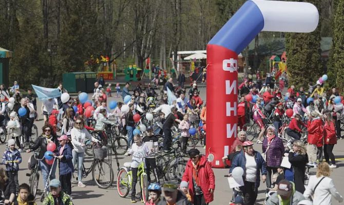Более 300 туляков приняли участие в велопробеге в Центральном парке