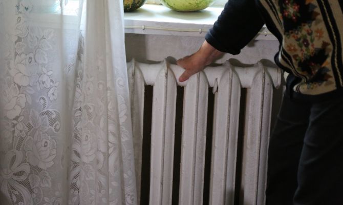 Коммунальщики объяснили принцип подачи тепла в многоэтажки