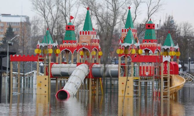 Аквапарк вместо детской площадки: когда в Тульской области закончится паводок
