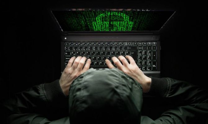 Интернет-мошенники стали чаще обманывать в России людей до 40 лет