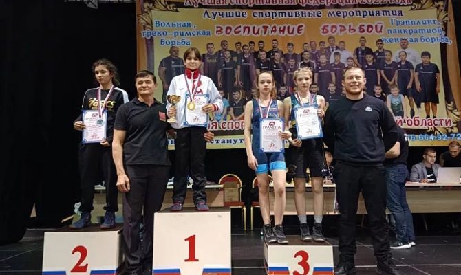Туляки завоевали 3 медали на первенстве ЦФО по вольной борьбе