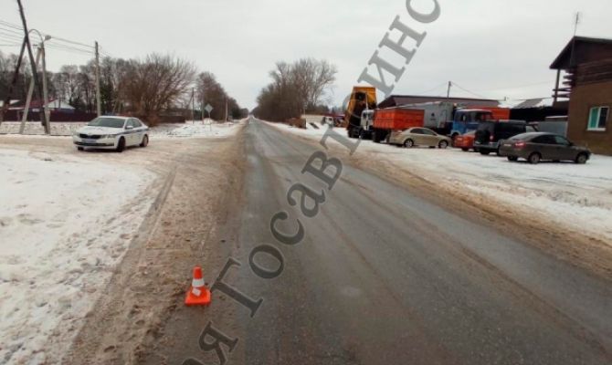 В Ефремове ВАЗ сбил двух пешеходов 