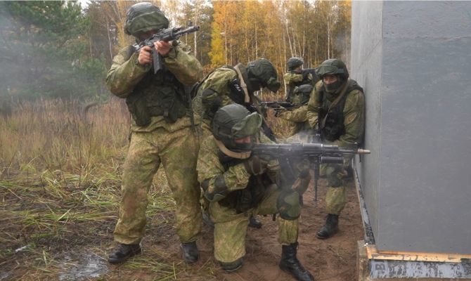 От гранат до первой помощи: как проходит подготовка мобилизованных туляков в Рязани