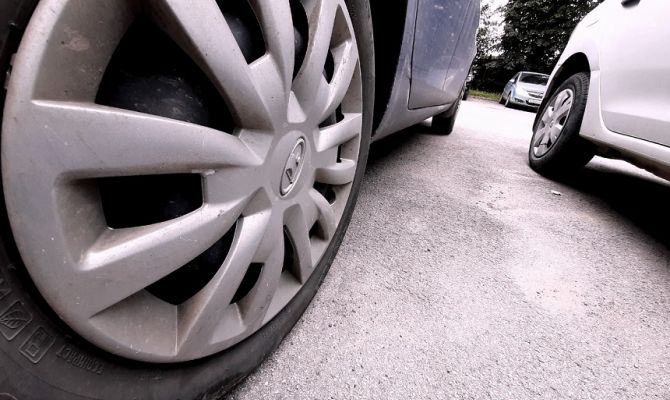 За депутатами Госдумы в регионах закрепят отечественные автомобили