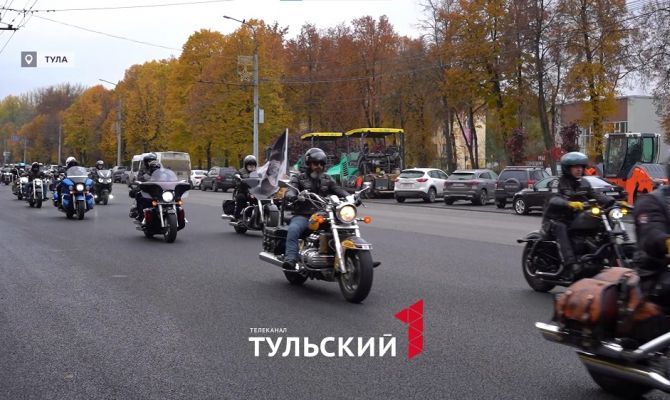 В Туле байкеры устроили гонку по проспекту Ленина на закрытие мотосезона