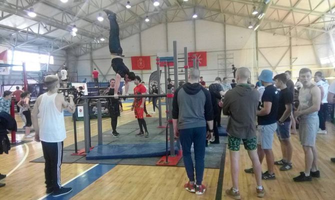 Экстремалы в Туле: Фестиваль "Express Battle" проходит в эти минуты