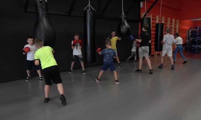 Фитнес-эксперт назвал лучшие упражнения для борьбы с жиром на животе